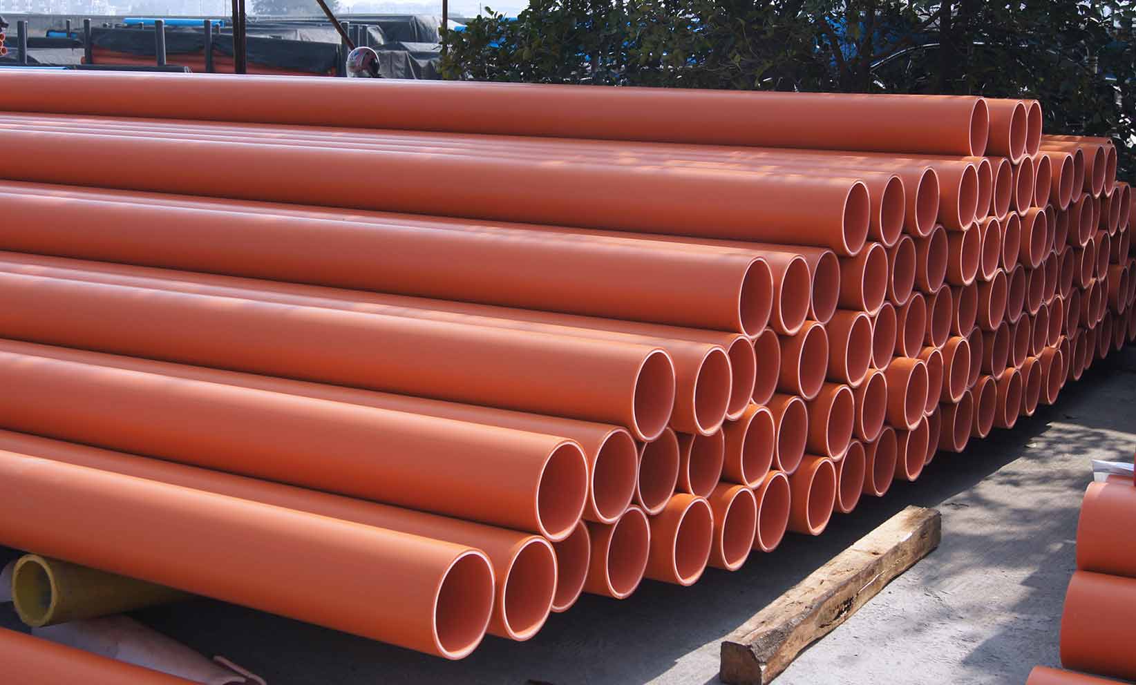 High toughness polyethylene PE100 (RC) gas pipe, high toughness